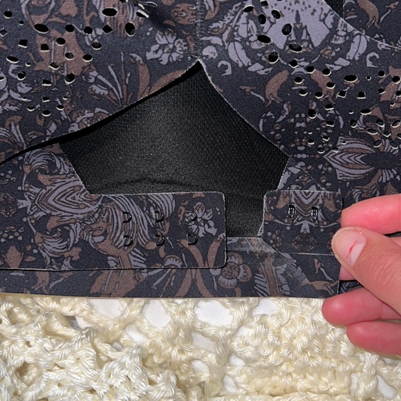 Victoria’s Secret Sports Bra - Picture 3 of 4